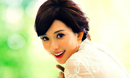 Ngắm Lâm Chí Linh đẹp rạng ngời trong nắng