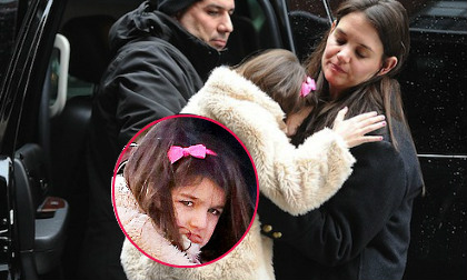 Suri lại đỏng đảnh ăn vạ mẹ 