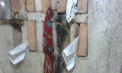 Hiện tượng lạ: Đồ vật trong nhà bỗng dưng bốc cháy