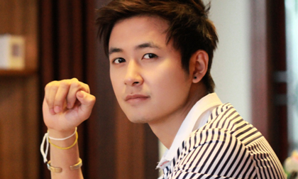 Ngắm hotboy Zind Lee mang vẻ đẹp tựa trai Hàn