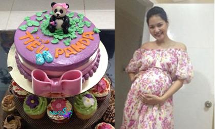 Hoa hậu Hương Giang mừng đầy tháng "công chúa" đầu lòng