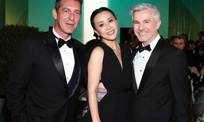 Lưu Gia Linh diện váy khoét khéo léo "thu hút" trai Tây