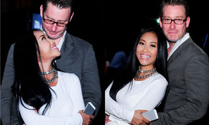 Đoan Trang làm nũng với chồng Tây