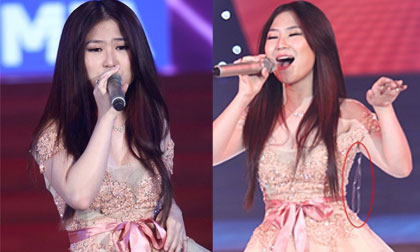 Hương Tràm gặp sự cố trang phục trên sân khấu