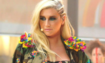 Ke$ha: 'Tôi thích uống nước tiểu của mình'