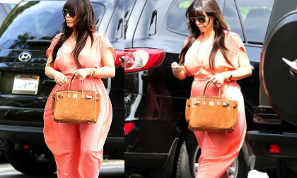 "Giật mình" nhầm Bà bầu Kim với... thùng phi di động