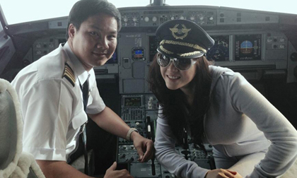 Cơ trưởng chụp ảnh cùng Lý Nhã Kỳ chính thức lên tiếng