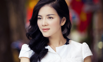 Lý Nhã Kỳ tinh khôi dạo phố mùa hè