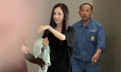 Dương Mịch vào nhầm nhà vệ sinh nam vì tránh phóng viên 