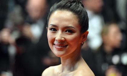 Vẻ lộng lẫy của Chương Tử Di "hút" hàng loạt báo giới quốc tế