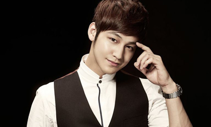 Lộ loạt ảnh "độc" của Kim Bum tại Việt Nam khiến fans "mê đắm"
