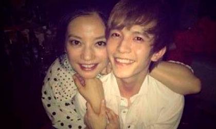 Triệu Vy khoe 'ảnh nóng' với hàng loạt sao nam 