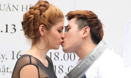 Thêm xôn xao về nghi án chia tay của Andrea và Baggio