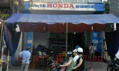 Chồng đấm vỡ cửa kính, làm chết vợ đang mang bầu