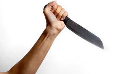 Hai con dâu hợp sức chặt tay bố chồng vì liên tục bị sàm sỡ