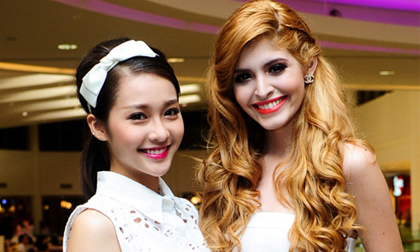 Hot girl boxing Khả Ngân đọ sắc mẫu Tây Andrea