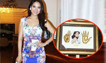 Trương Ngọc Ánh được đúc đồng “Bàn tay thiên thần”