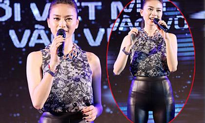 Ngô Thanh Vân lộ “đùi ếch” khi diện quần da bó