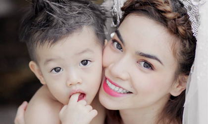 Những bức ảnh tuyệt mĩ của mẹ con sao Việt