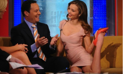 Miranda với dáng ngồi 'không giống ai' trên truyền hình