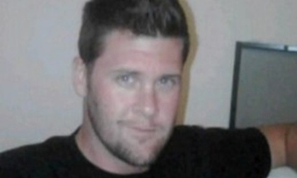 Nghịch súng, bé trai 4 tuổi bắn chết bố đẻ