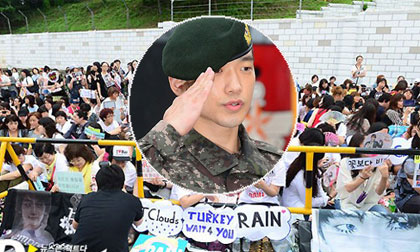 Gần 1.000 fans xếp hàng đón Rain xuất ngũ