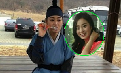 Kim Tae Hee diện đồ cổ trang đánh răng