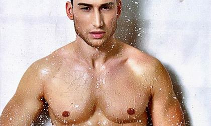 Ngắm mẫu Tây cao 1m93 khoe cơ bắp cuồn cuộn