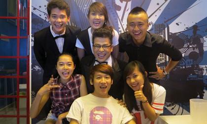 MC Thanh Bạch "hành hạ" fan bằng nhiều trò khó