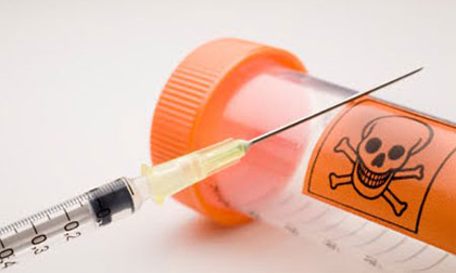 Chồng 9x pha thuốc trừ sâu chích vào người vợ