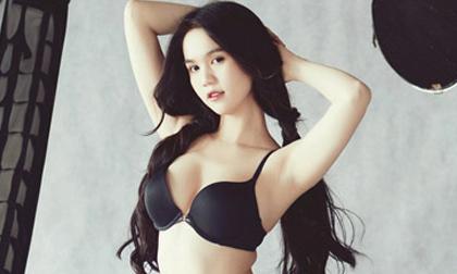 Ngọc Trinh khoe cơ thể "đẹp miễn chê" cùng nội y 