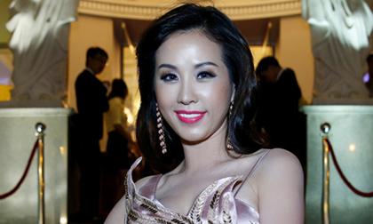 Hoa hậu Thu Hoài đẹp kiêu sa như một nữ thần