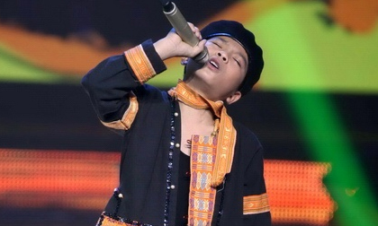 Giọng hát Việt nhí: Quang Anh 'xô đổ' tượng đài Tùng Dương