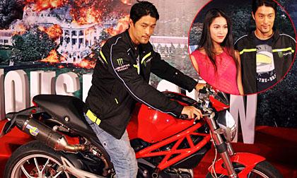 Johnny Trí Nguyễn cực ngầu “phóng” mô-tô “Giải Cứu Nhà Trắng”