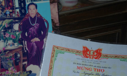 Thông tin mới nhất về vụ "cụ bà 83 tuổi tự thiêu trước tòa"