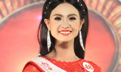  Thí sinh Hoa hậu trả lại danh hiệu vì bị làm phiền