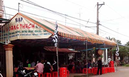 Sốc vì trượt đại học, con trai hóa điên sát hại mẹ?