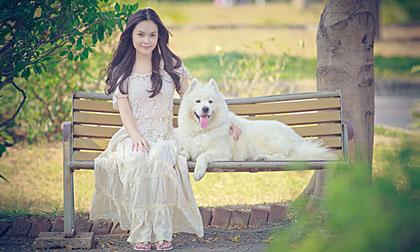 Dương Cẩm Lynh đẹp như sao Hàn bên cún cưng