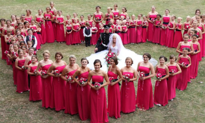 "Giật mình" với đám cưới "khủng" 80 phù dâu