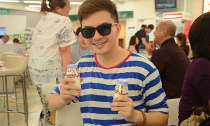 Nam Cường khoe ảnh xì-tin trong chuyến lưu diễn Nhật