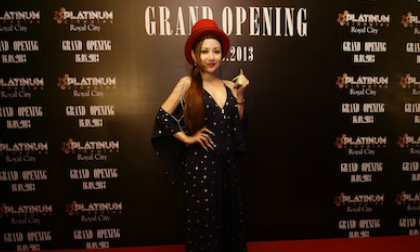 Việt Nga "biến hoá" như nhà ảo thuật trong sự kiện