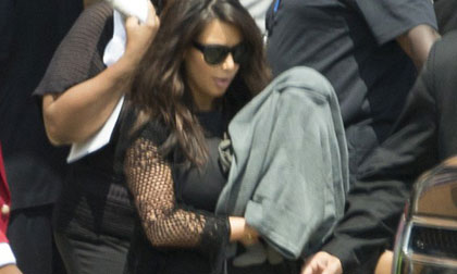 Kim "trùm" con kín mít đi dự đám tang ông nội chồng