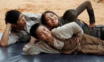 Gặp bé 9 tuổi con nuôi Hoài Linh gây sốt trong 'Lửa Phật'