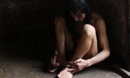 Trung Quốc: Sốc với người đàn ông bị cha mẹ "nhốt" trong nhà đá suốt 30 năm trời