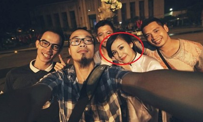 Lộ ảnh ekip 'hùng hậu', Bà Tưng bị bóc mẽ nói dối