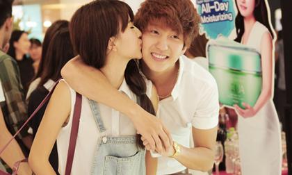 Bê Trần - Quỳnh Anh Shyn "hôn nhau" giữa chốn đông người