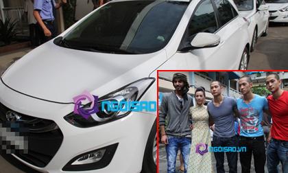 Dàn xế hộp trắng muốt "hộ tống" dàn trai đẹp đi từ thiện