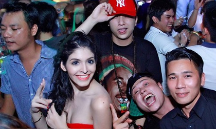 Những hình ảnh chụp chung vui vẻ của Andrea và Yanbi 2 ngày trước vụ xô xát