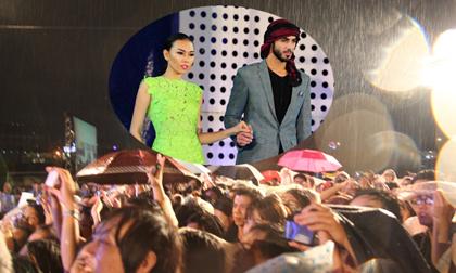 Fan Việt "đội mưa" đổ xô đi xem trai đẹp diễn thời trang