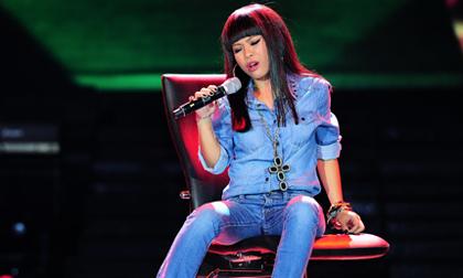 "Gà chiến" đội Đàm Vĩnh Hưng "hóa điên" trên sân khấu